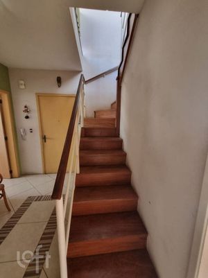 Image 7 - 915982