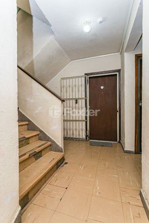 Image 3 - 915987