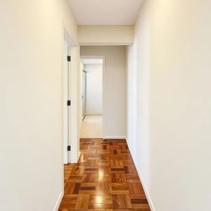 Image 6 - 916000