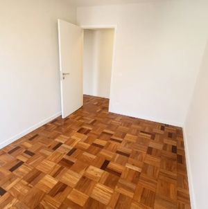Image 12 - 916000