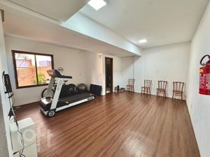 Image 19 - 916010