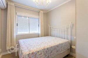 Image 17 - 916019