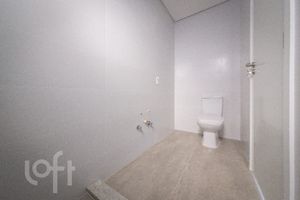 Image 11 - 916022