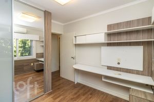 Image 15 - 916044