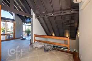 Image 32 - 916044