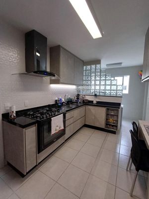 Image 21 - 916048