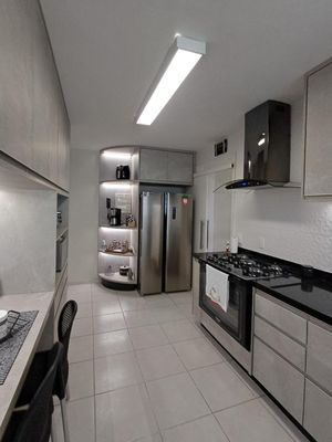 Image 22 - 916048