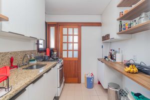 Image 20 - 916049