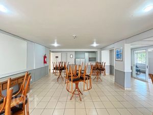 Image 34 - 916073