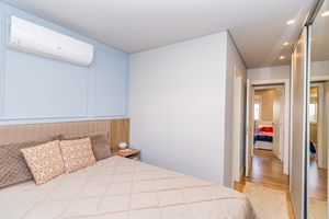 Image 19 - 916074