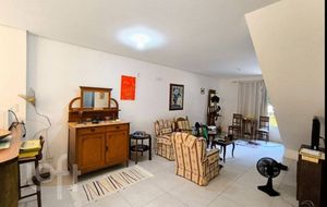 Image 4 - 916083