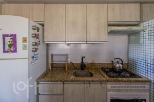 Image 10 - 916084
