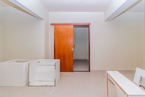 Image 17 - 916092