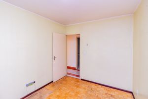 Image 4 - 916093