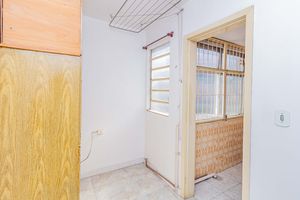 Image 30 - 916093