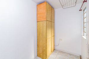 Image 31 - 916093