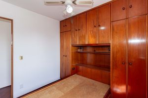Image 18 - 916095