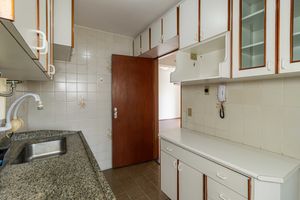 Image 22 - 916095