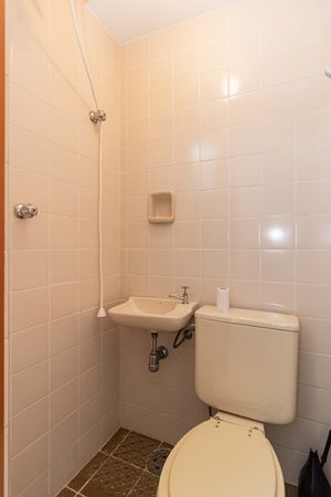 Image 30 - 916095