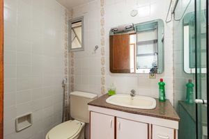 Image 31 - 916095