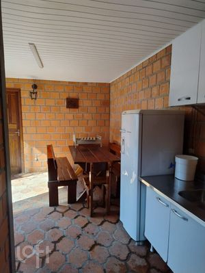 Image 19 - 916097