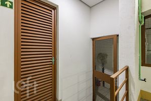 Image 23 - 916098