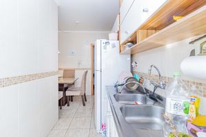 Image 20 - 916116