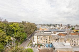 Image 17 - 916117