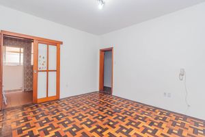 Image 1 - 916128