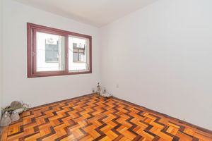 Image 10 - 916128