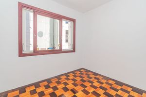 Image 19 - 916128