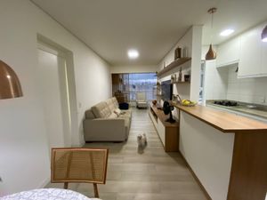 Image 2 - 916251