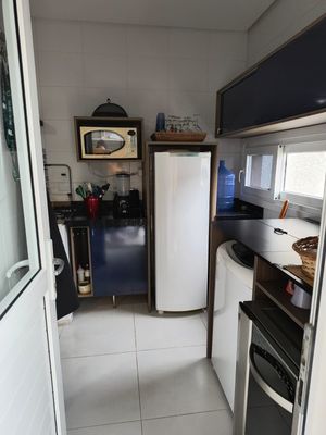 Image 3 - 916257