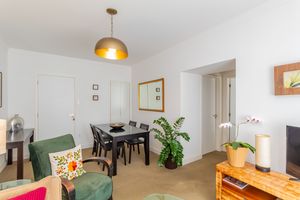 Image 4 - 916263