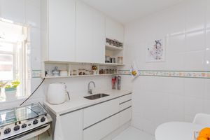 Image 19 - 916263