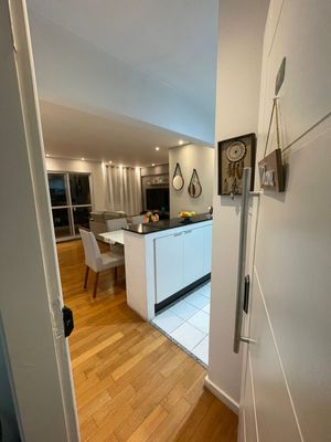 Image 3 - 916267