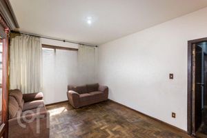 Image 4 - 916285