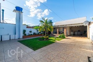 Image 9 - 916295