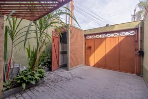 Image 1 - 916315