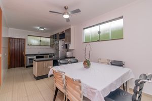 Image 7 - 916315