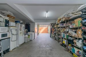 Image 34 - 916315