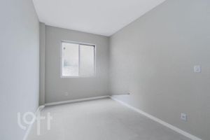 Image 4 - 916340