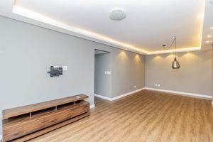 Image 3 - 916343