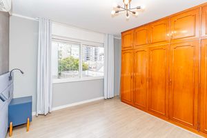 Image 19 - 916343