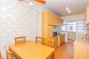 Image 25 - 916343