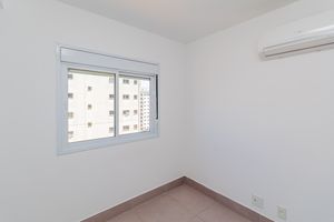 Image 19 - 916344