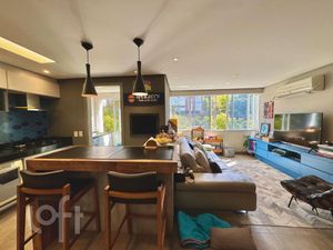 Image 6 - 916346