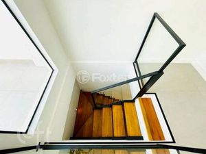 Image 8 - 916366