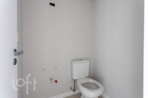 Image 19 - 916370