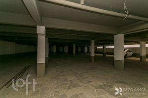 Image 4 - 916378